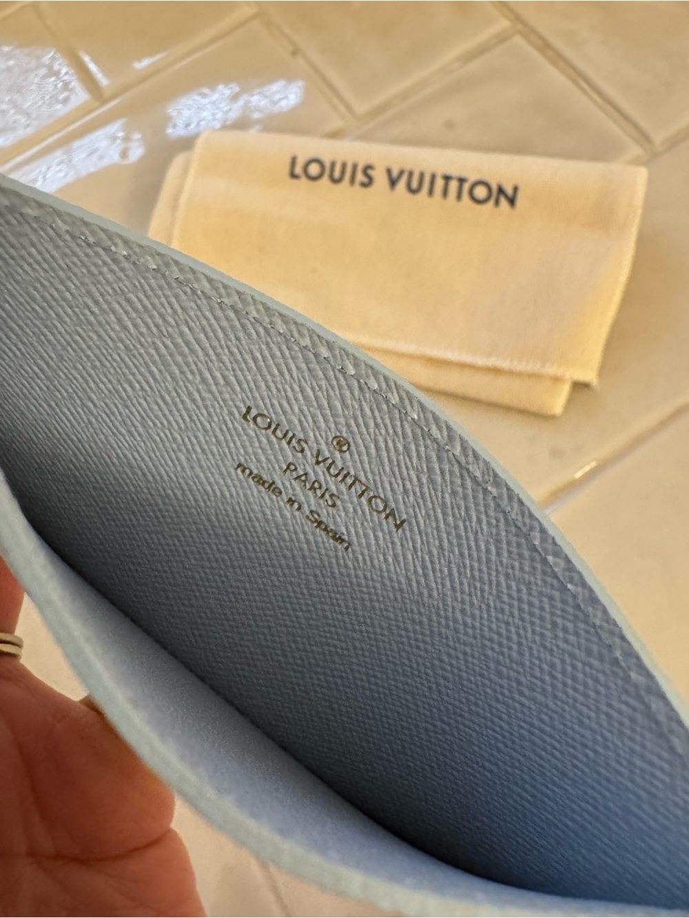 Authentic Louis Vuitton Damier Azur Canvas Card Holder in Light Blue - Picture 3 of 5